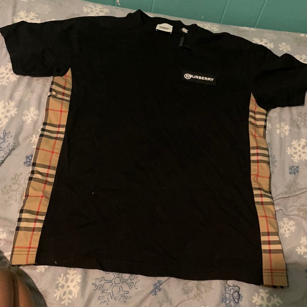 Burberry t shirt